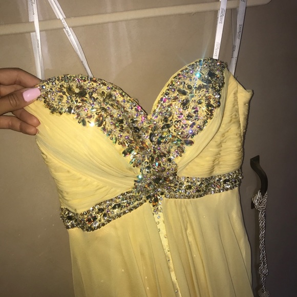 Yellow strapless Tony Bowls gown - Picture 6 of 7